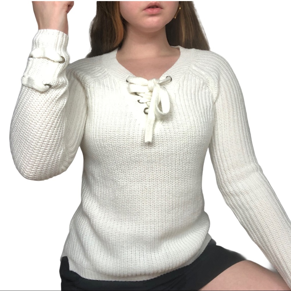 IOT Chunky Knit White Sweater Tie-Up Small